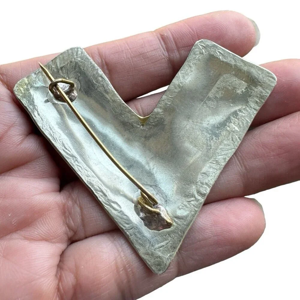 Vintage Victory Brooch Pin 2 Inch Gold Silver‎ Tone Signed Handmade Modernist